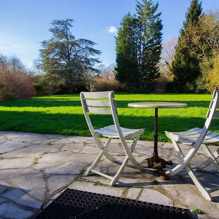 Les Jardins De Beaumont Bed and breakfast
